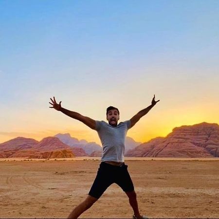 Saleem With Jeep Tour Apartamento Wadi Rum Exterior foto