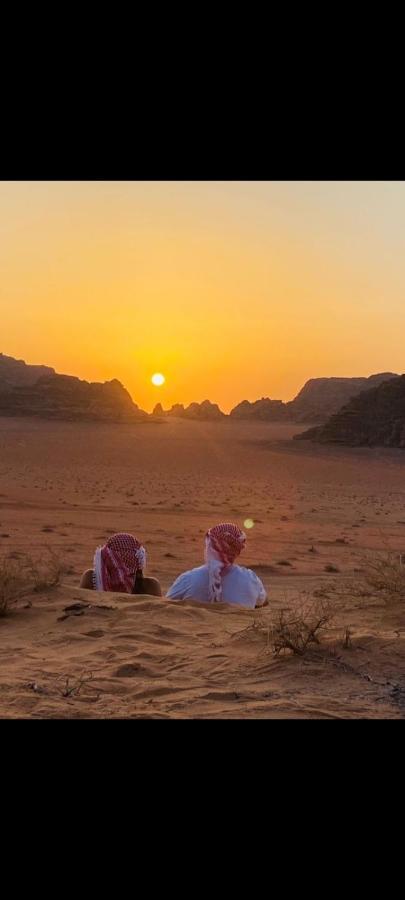 Saleem With Jeep Tour Apartamento Wadi Rum Exterior foto