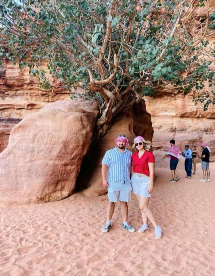 Saleem With Jeep Tour Apartamento Wadi Rum Exterior foto