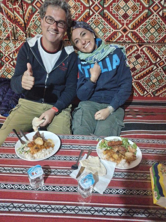 Saleem With Jeep Tour Apartamento Wadi Rum Exterior foto