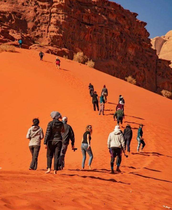 Saleem With Jeep Tour Apartamento Wadi Rum Exterior foto