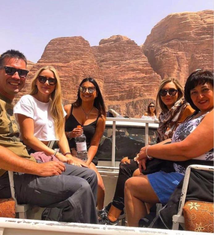 Saleem With Jeep Tour Apartamento Wadi Rum Exterior foto