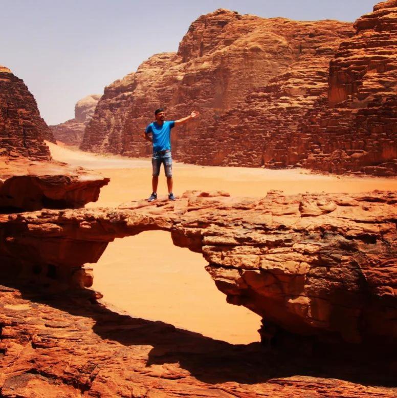Saleem With Jeep Tour Apartamento Wadi Rum Exterior foto