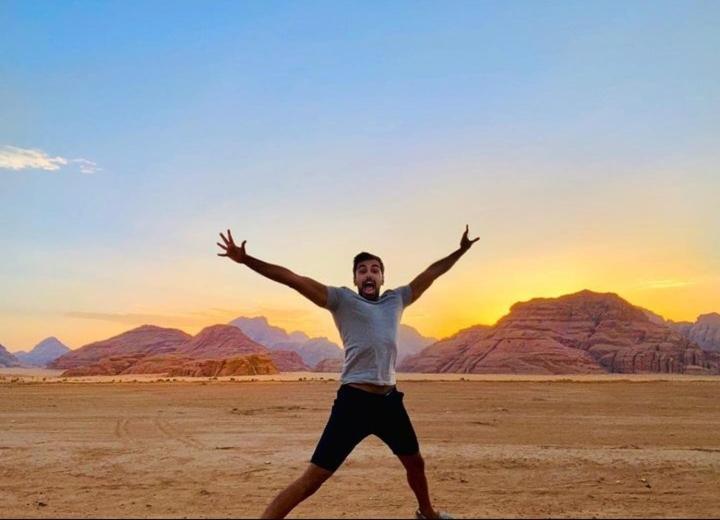 Saleem With Jeep Tour Apartamento Wadi Rum Exterior foto